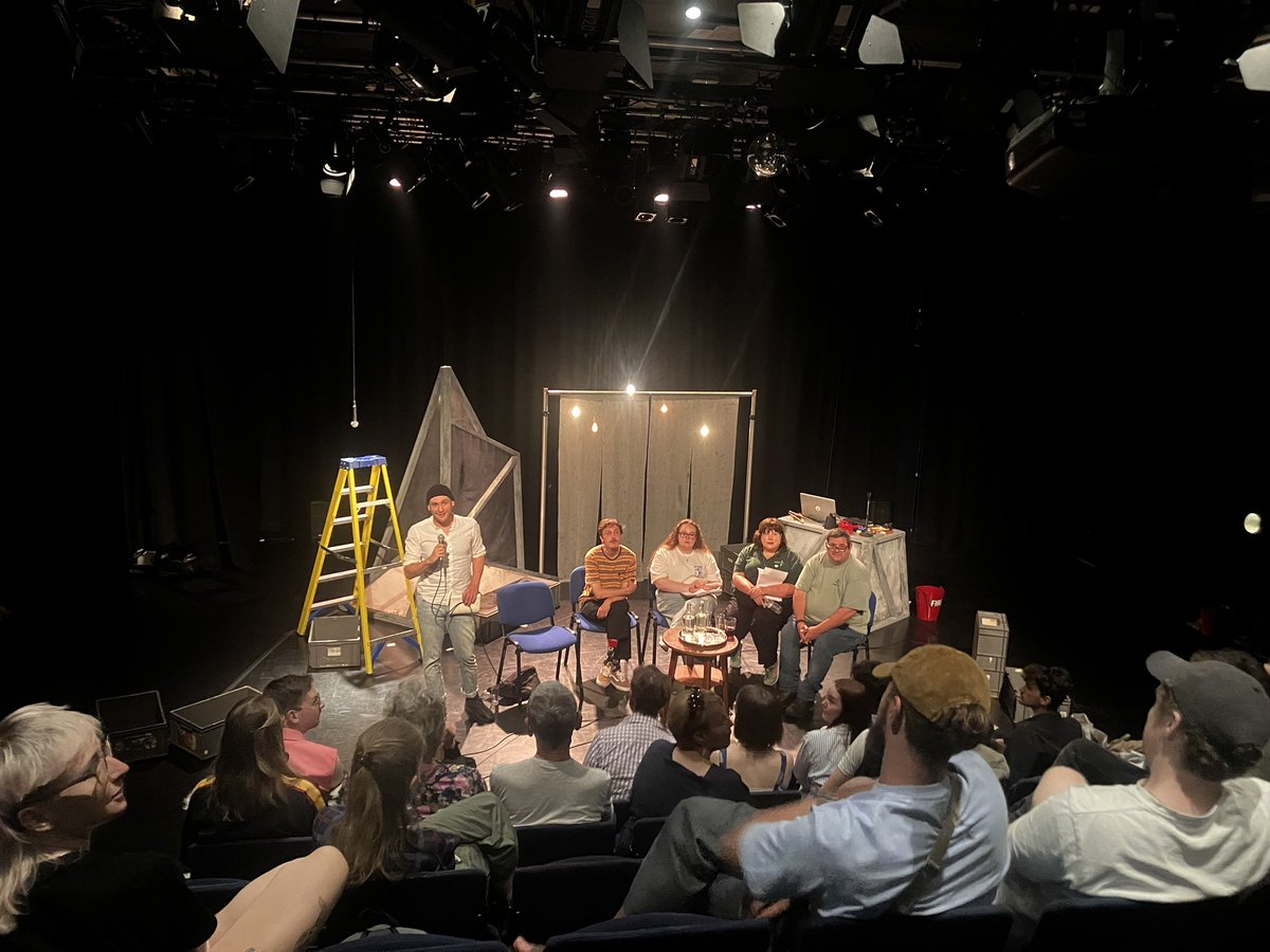 An incredible show from <a href="/UglyBucket/">Ugly Bucket Theatre</a> last night <a href="/unitytheatre/">Unity Theatre 🧡</a> , reminded me of the power of theatre to really say something, and a panel discussion afterwards with the amazing people working in food banks and food pantries <a href="/feedinglpool/">Feeding Liverpool</a> everyone should have a #RightToFood