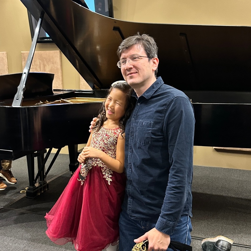 MINorthTexas's tweet image. Designed for beginners aged 5-11, our Piano Intro camp covers note reading, technique, and ear training. 🎹 

Join us for private and group instructions with a recital at the end! July 8-12, and July 22-26, 2-3 PM. 

#PianoLessons #BeginnerMusicians #MINTmusic