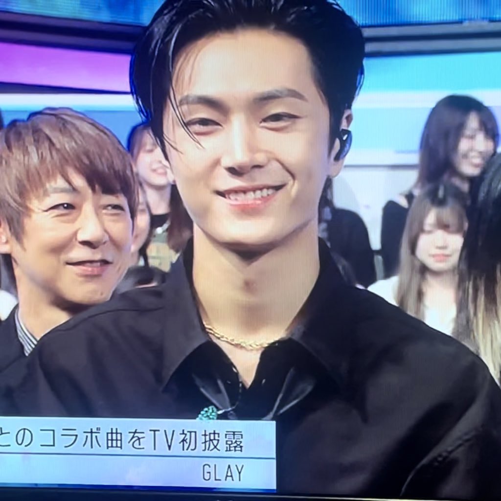 mainlyjay's tweet photo. handsome jay in black fit 🥹🖤 https://t.co/APo2qbuRyZ