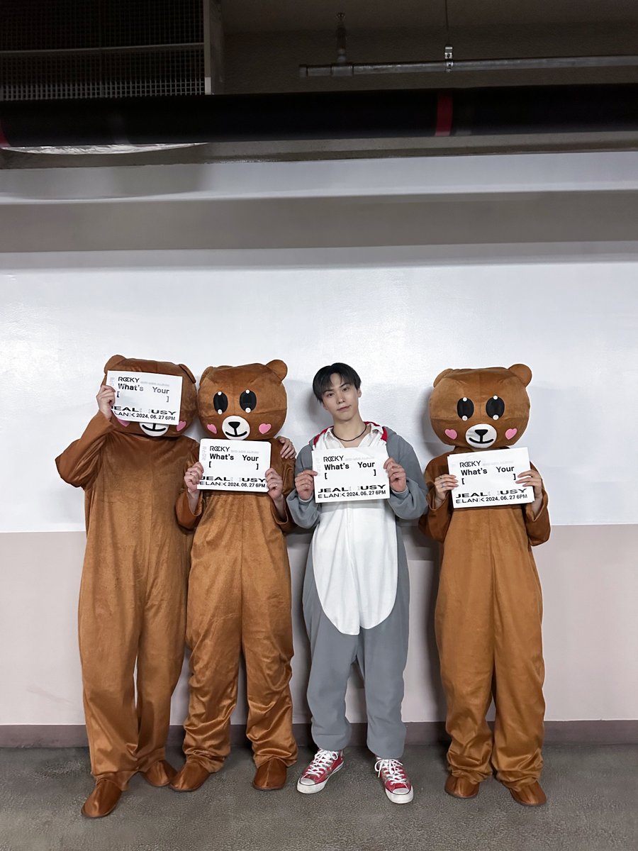 [📸]
240621 [BLANK] 발매 기념
전단지 배포 이벤트

더운 날씨에 라키도 하모도
모두 고생 많았어요(북북북북
물 많이 마시기❣️

#라키 #ROCKY
#BLANK