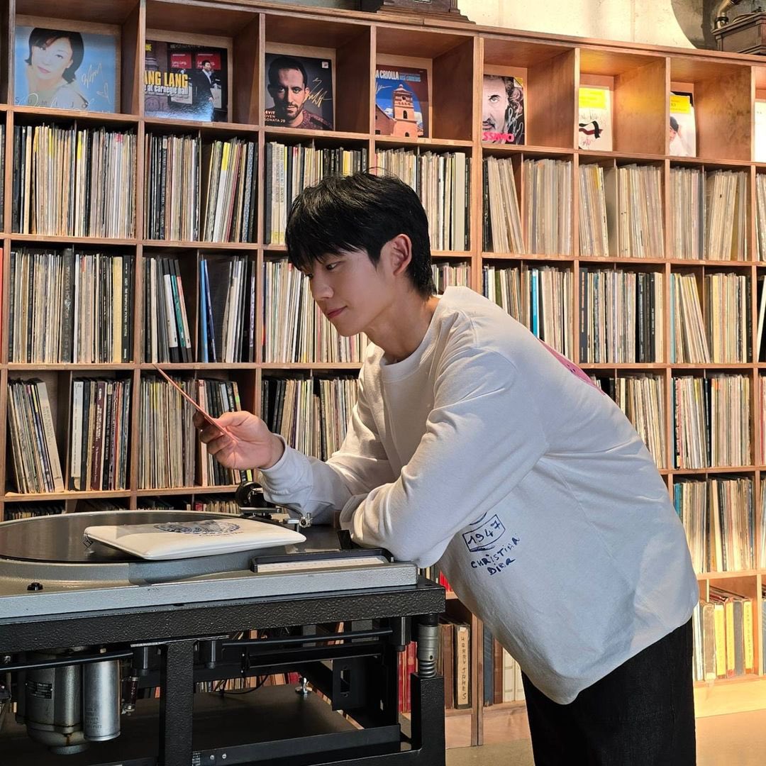 haein_official's tweet photo. Jung Hae In IG update:

@Dior @Kimjonesstudio
#Dior #DiorSummer25

#JungHaeIn #정해인 #holyhaein #actorhaein #커넥트 #CONNECT
#진짜연애이야기 #당신이잠든사이에
#슬기로운감빵생활 #prisonlife #SomethingInTheRain
#반의반 #Blood #DeserterPursuit #DP #디피 #Snowdrop #설강화 https://t.co/TUknV0n487