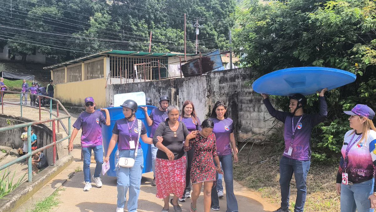 sulmeavila's tweet photo. #21Junio  #JuevesQuinn. El día de ayer gracias a Dios estuvimos en las comunidades ayudando a esos roscianos de corazón más necesitados, una vez demostrando que somos #HechosYNoPalabras y #VamosPorMás https://t.co/pfRItN4LCt