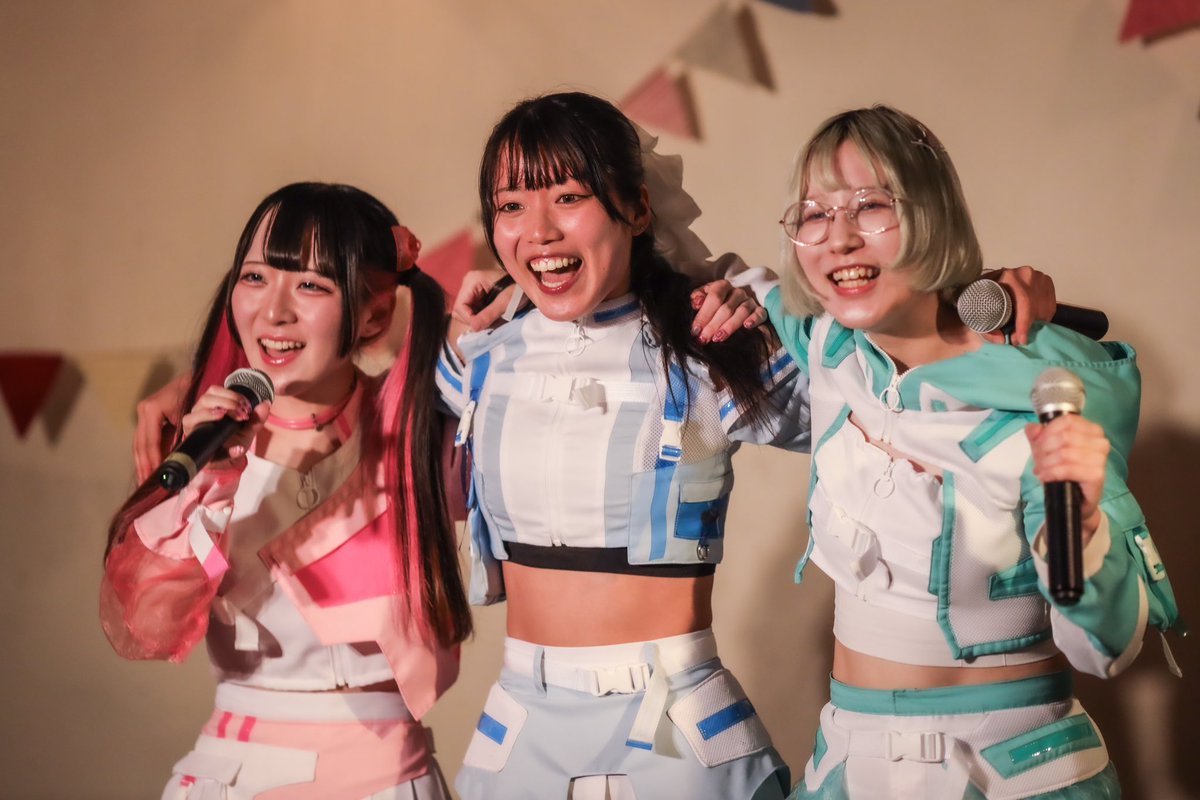 arpara456's tweet image. 『わくだん祭り』モナレコード　#idol_program #アイドルプログラム 今日の共演者みんな歌上手いから新人ちゃん達かわいそうと思ってたら3人ともスゲー歌上手い、てかサブスク音源よりライブの方が歌声が良い☺️めらりんこ氏の好きな曲が次の日に変わるってのも納得。良い現場👍毎回撮可だったらなぁ😅