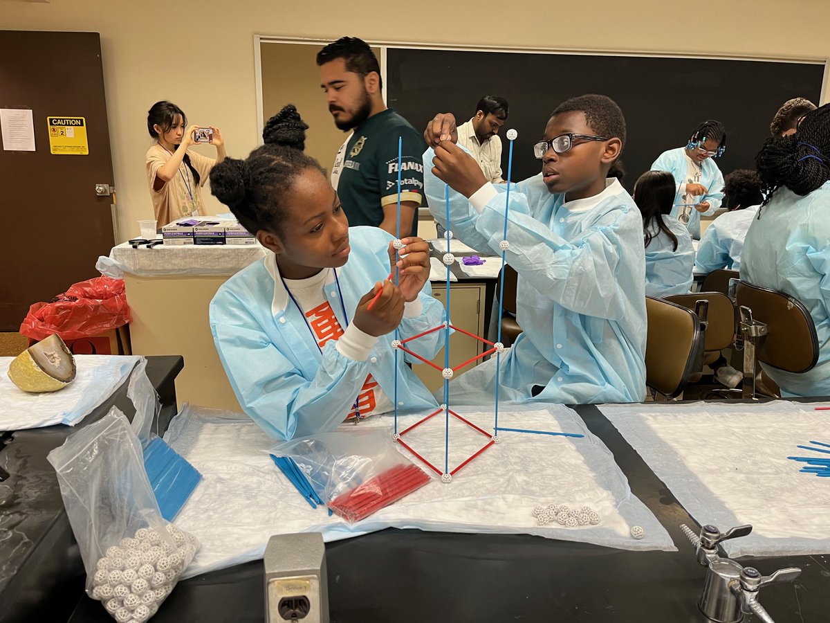 Cynthia Wolberger (@cwolberger) on Twitter photo Baltimore middle schoolers learning about crystal lattices in Fun With Science Camp, an annual program run by <a href="/binwu1/">Bin Wu Lab</a> in <a href="/BiophysicsJHMed/">Biophysics Dept@Johns Hopkins Med</a> . Baltimore middle schoolers learning about crystal lattices in Fun With Science Camp, an annual program run by <a href="/binwu1/">Bin Wu Lab</a> in <a href="/BiophysicsJHMed/">Biophysics Dept@Johns Hopkins Med</a> .