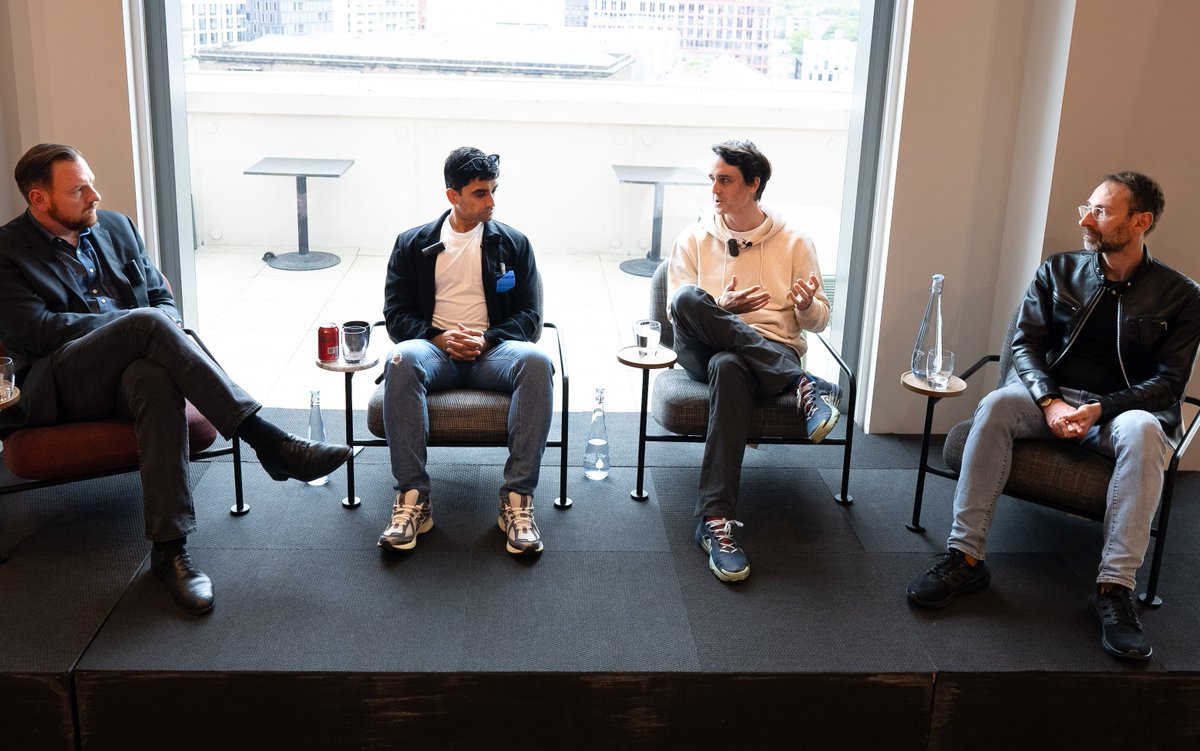 growldnbusiness's tweet image. Last week our Deputy Mayor for Business and Chair of @londonpartners @howarddawber along with our North American team was honoured to attend the opening of @RecursionPharma new office in #London at Pancras Square, King’s Cross 👏.

The site will provide Recursion and @valence_ai,…