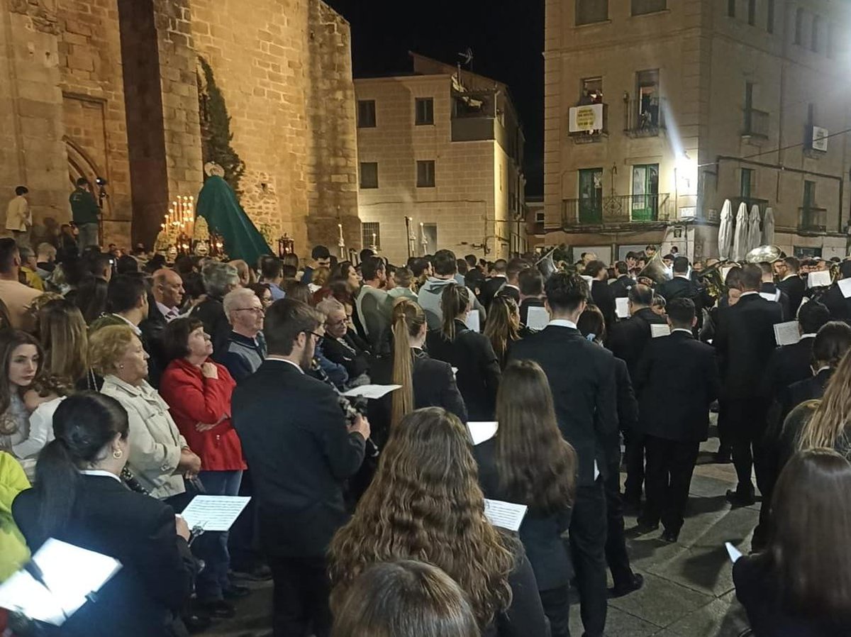 RENOVACIÓN | <a href="/soledadalgaba/">Soledad de la Algaba</a>

En el Cabildo de Oficiales celebrado el 6 de junio, la Junta de Gobierno acordó la contratación de la Banda de Música de la Soledad de la Algaba para poner los sones a María Santísima de la Estrella el próximo Lunes Santo 2025.

#SaludyEstella