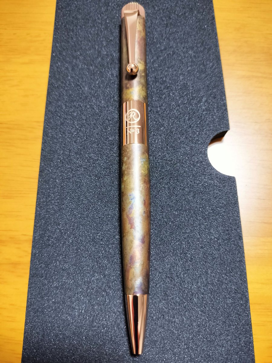 購入品紹介。 ROMEO No.3ボールペン 細軸 斑紋孔雀色