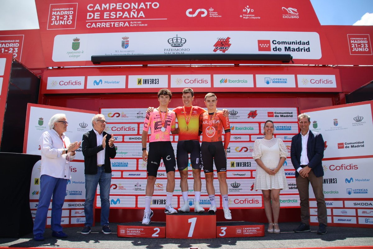 Darrera de l’éxit del ciclista sabadallenc del <a href="/Q36_5ProCycling/">Q36.5 Pro Cycling Team</a> al Campionat d’Espanya de Contrarrellotge hi ha gent molt compromesa i professional. 

Moltes felicitats <a href="/iamdlax/">David De La Cruz</a> 👏🏻
Moltes felicitats <a href="/sansvega/">Alex Sans Vega</a> 👏🏻
Moltes felicitats <a href="/albertpoblet/">Albert Poblet</a> 👏🏻

Well deserved <a href="/dougryd/">Douglas Ryder</a>!