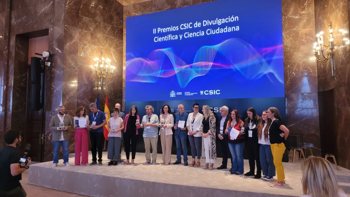 🎉Hoy @Esther__Garces, Jordi Camp y Roberto Torres de <a href="/LCATMon/">LaCiènciaAlTeuMón</a> han recogido el primer premio de la modalidad de Obra Unitaria del <a href="/CSIC/">CSIC</a> por el documental ‘Relatos del cambio global: el Delta del Ebro’!

🙌 ¡Felicidades!

📽️ youtu.be/6DvQRZsswxs?si…

#PremiosCSIC <a href="/CSICdivulga/">CSIC Divulga</a>