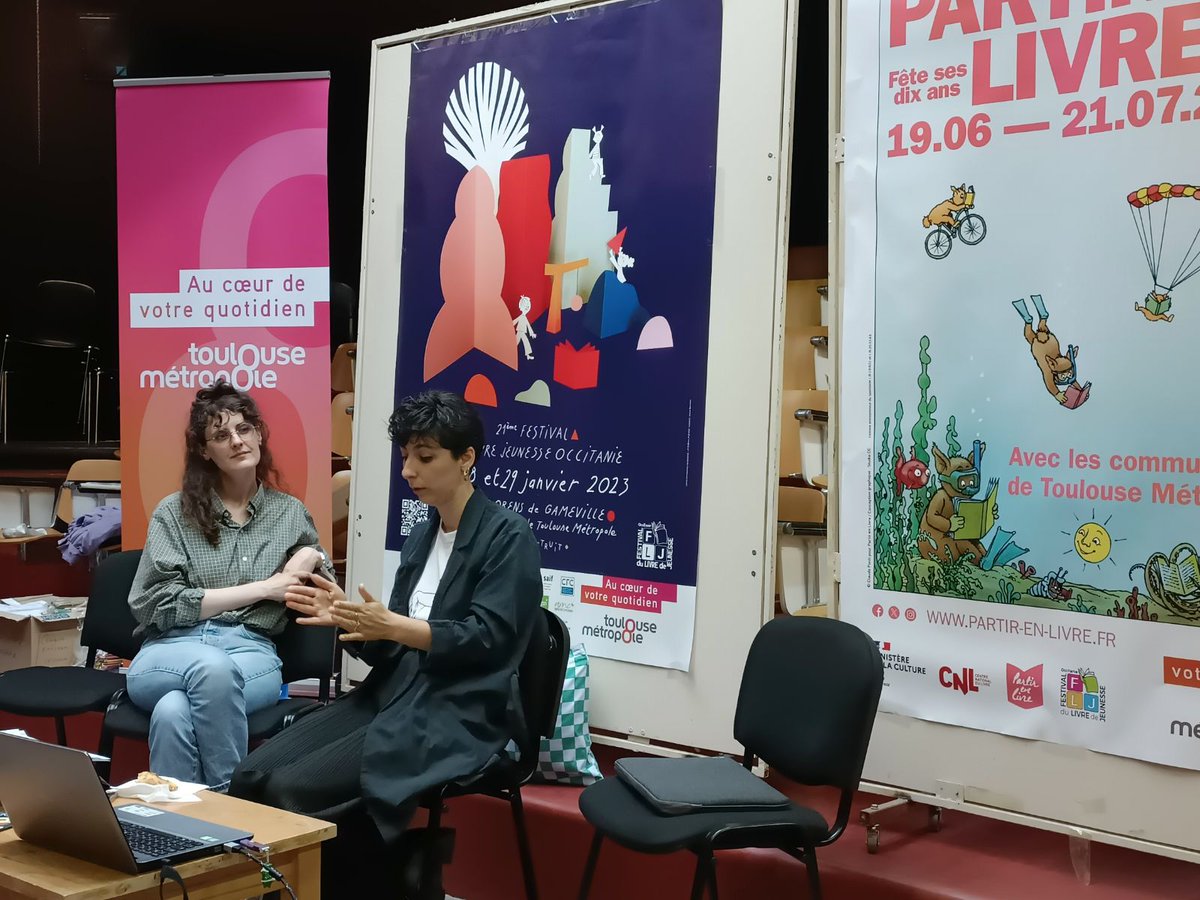 [PARTIR EN LIVRE 2024]
La rencontre professionnelle avec les éditions Biscoto s'est déroulée hier avec Catherine Staebler (éditrice) et Zelda Pressigout (illustratrice) qui nous ont présenté leur travail et appris à fabriquer un journal comme chez Biscoto !
