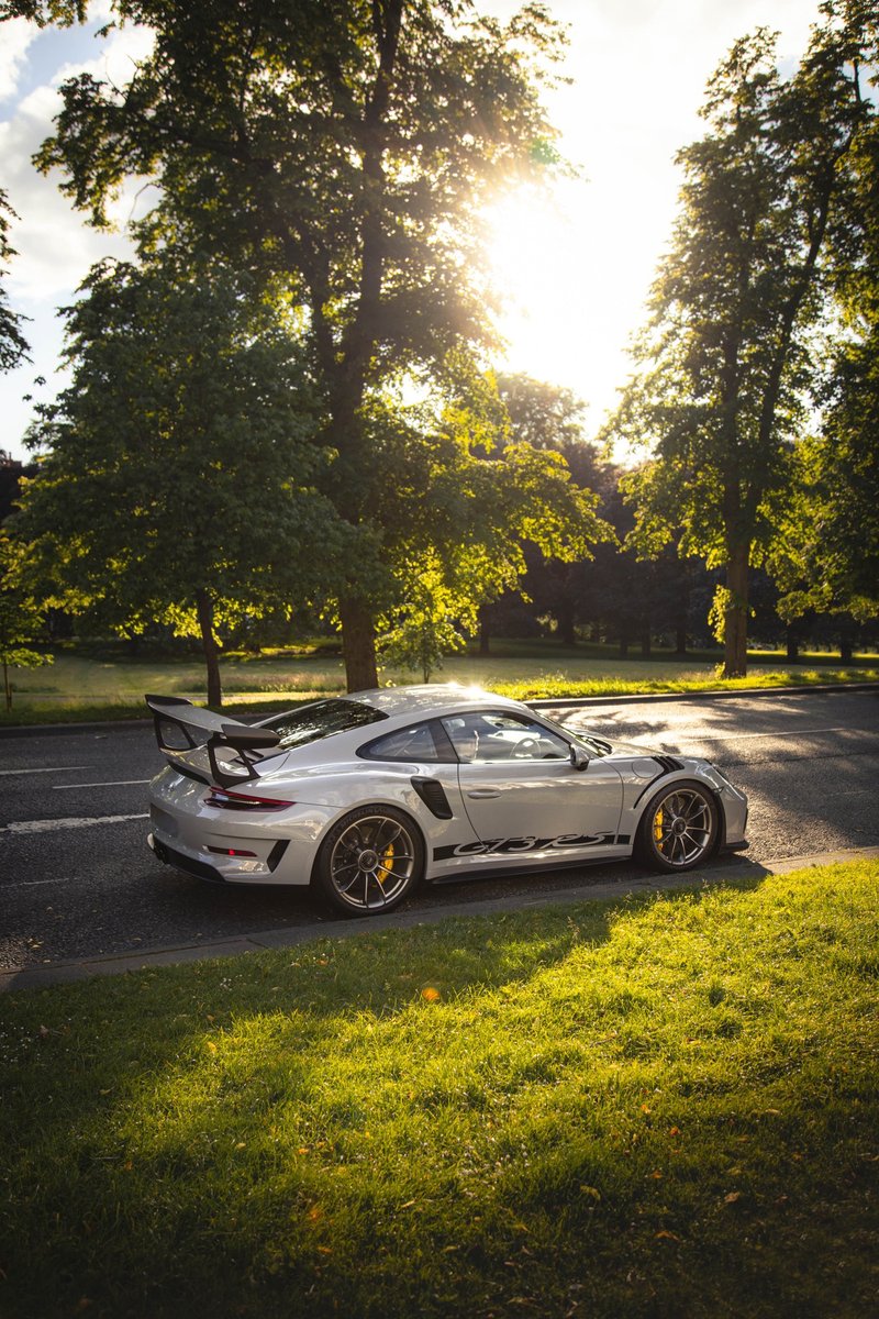 OracleCFinance's tweet image. #FundedByOracle
We love being sent images from our customers of their cars that we have helped them fund. Especially when they look as good as these images of this Porsche 911 GT3 RS taken in nearby #Harrogate.
#Porsche
We are a credit broker not a lender: oracle.bz/FindOutMore