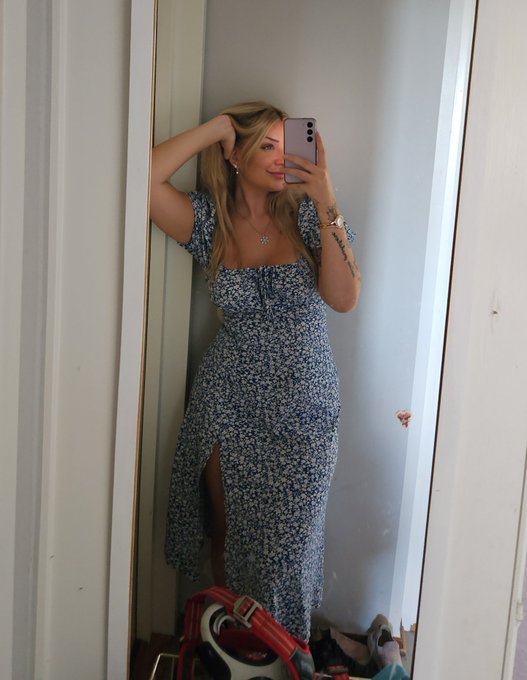 🌸 Glad midsommar 🌸 https://t.co/mvewugXVqJ