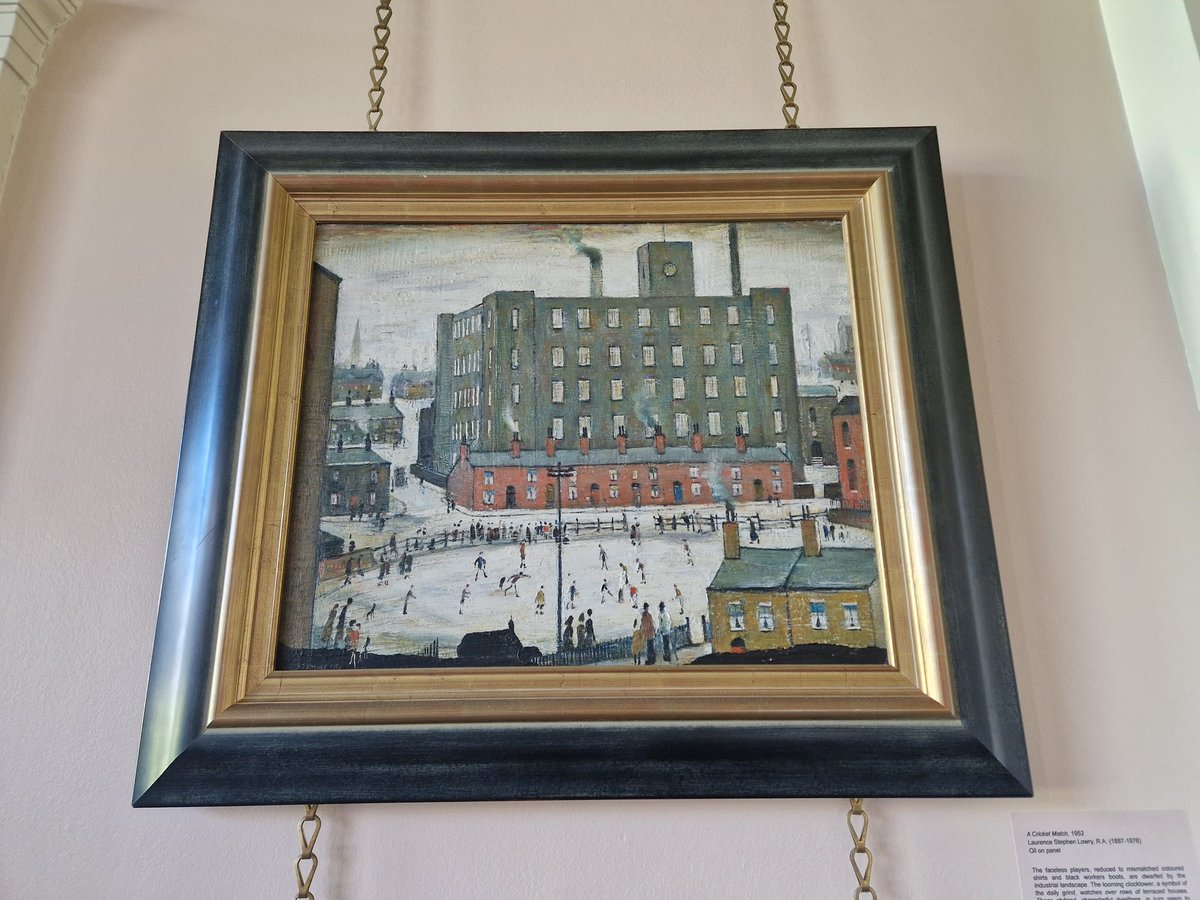 lrolles1981's tweet photo. Sorry @julietuite I couldn't get any of these off the wall last night for you #LSLowry #Lowry #art #writingroom https://t.co/qXlDkiNpCy