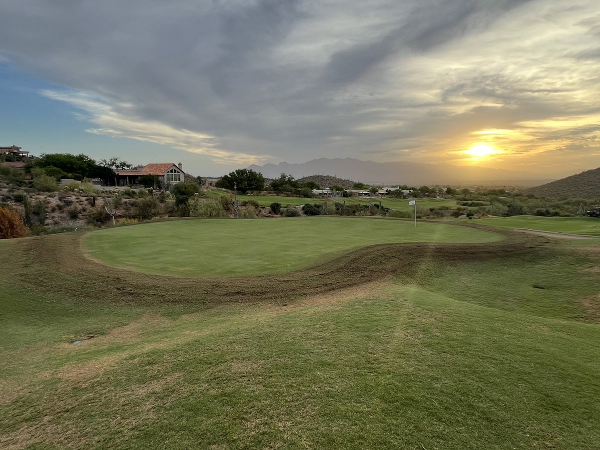 ChadParron's tweet image. With the humidity in the air, time to get aggressive and push the Bermuda.