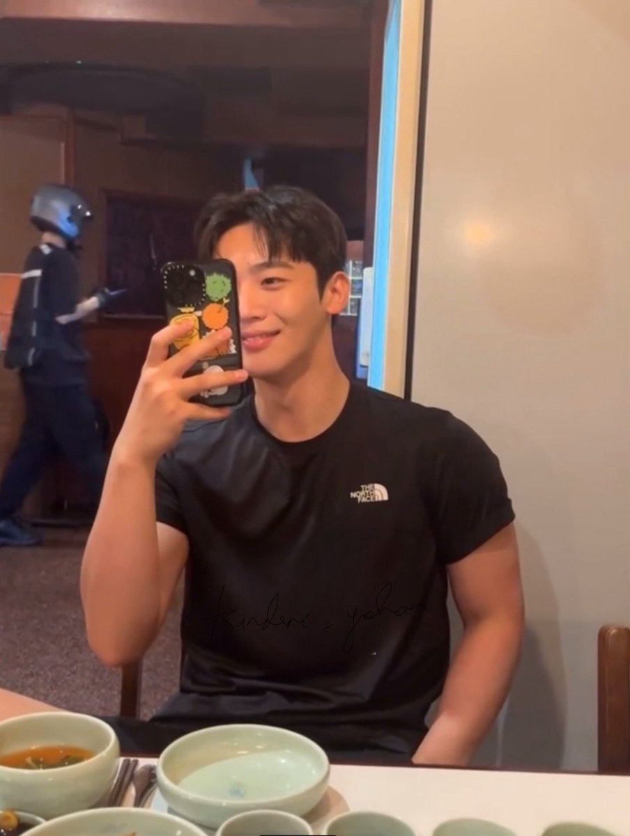 tsundere_yohan's tweet photo. AGING LIKE A FINE WINE 🫠

#김요한 #KIMYOHAN https://t.co/BeN3AuHMzv
