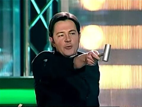 thepolandnews_'s tweet photo. "Biorę po 200 zł z konta każdej drużyny i słucham państwa"

Telewizja Polsat reaktywuje teleturniej „Awantura o kasę”, a prowadzącym ma zostać Krzysztof Ibisz! https://t.co/yLpBAXXG0k