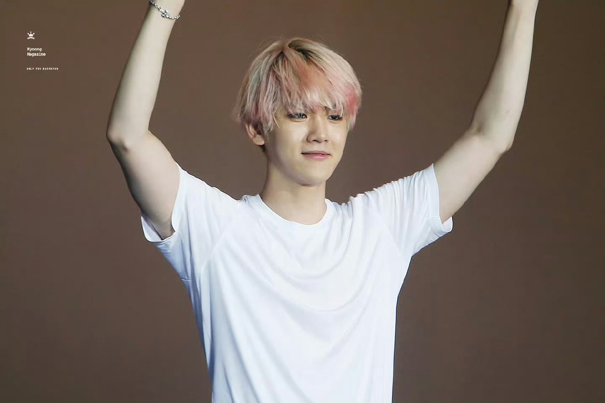 BAEKSM0506's tweet photo. @B_hundred_Hyun 백현아, 당신 스스로 콘서트 티켓을 뺏어요.정말 하늘에 오르는 것보다 더 어려워. https://t.co/xVS9kfbILh