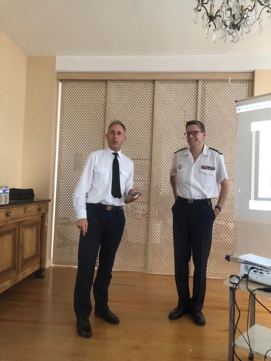 Conférence, organisée par COMAR Le Havre, offrant un « panorama sécuritaire de la Marine nationale » Le Capitaine de Frégate de Montigny, du Bureau Stratégie et Politique - STRATPOL - Cabinet du Chef d’état-major de la Marine.
<a href="/OlivierLasmoles/">Olivier Lasmoles</a>, <a href="/PhilippeRosay/">rosay Philippe</a>, <a href="/UNION_IHEDN/">UNION-IHEDN</a>