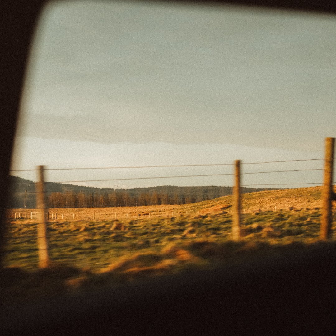 Jeep_UK's tweet image. Break away from the crowd and follow your inner compass when it comes to finding peace in nature.

Find out about how you can do it in the UK with Jeep and Ordnance Survey's 'Off the Beaten Track' map here: jeep.co.uk/get-lost-map

#GetLostwithJeepCompass
#OrdnanceSurvey
#OSMaps