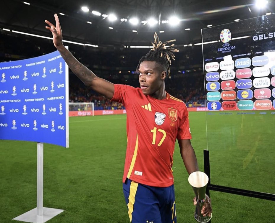 AlexDS78's tweet photo. Tu paies la clause de ces deux bonhommes et, pour 90 millions, tu as 2 jeunes ailiers hyper talentueux et tu as les postes d'ailier gauche et droit doublés.

Avec Barcola, Dembélé, Nico Williams et Francisco Conceição (j'aurais préféré Pedro Neto, mais il est bien plus cher et trop fragile), tu es tranquille pendant des années.