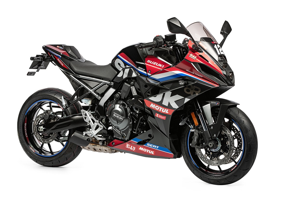 スズキ「GSX-8S G S X-8R、8 Sシングルシートカウル TEAM SUZUKI」登場