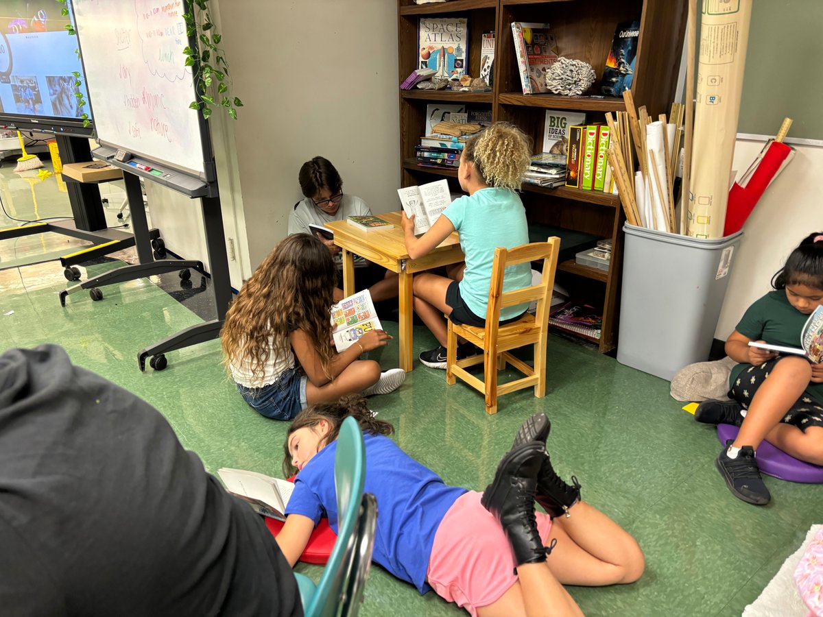 sjcsbradenton's tweet image. 📖📚📖 Campers are participating in #ThisBookIsCool sponsored by  @SuncoastCGLR  &amp;amp;  @ThePattersonFdn. This summer learning initiative engages the minds of students in grades PreK–3 through reading, fun activities and incentives. #sjcseaglessoar 🦅 #Bradenton  #ManateeCounty