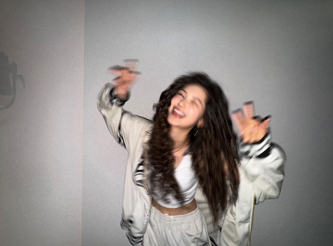 NJZ_Danielle's tweet photo. 🛸👽🤳📞⚡️💥

#뉴진스 #NewJeans #다니엘 #Danielle #ダニエル https://t.co/CUchXZadXr