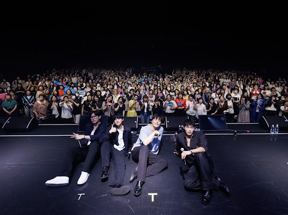 SunghoonJp's tweet photo. [📸] 2024 Sunghoon Japan Fan Meeting - Summer Story-

夏の始まりを皆さんと過ごすことができて、とても幸せです🩵
特別な思い出を一緒に作ってくれて、ありがとうございます🥰

#Sunghoon_SummerStory
#ソンフン #성훈 #SungHoon https://t.co/cl7jLinZdN