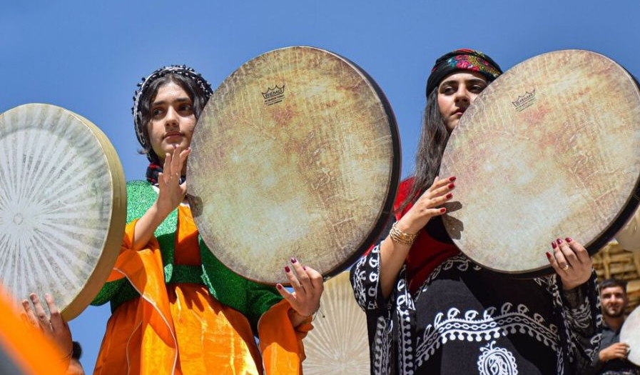 Farsicity_LMS's tweet photo. Dive into the captivating world of the Daf instrument! 

Learn about its rich history and cultural significance in Persian music at:

👉https://t.co/HVeIBGyY7t 

#daf #persianmusic #musichistory #instrumenthistory https://t.co/oGK0K0LZ0D