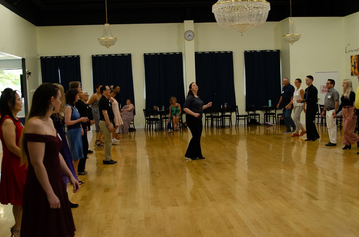 familiesflouris's tweet image. Families Flourish Coordinator Racheal Pack hosted a mingler for Families Flourish at The Crystal Ballroom – introducing us to dozens of new people! 

#housingprogram #rentralassistance #affordablehousing #lifecoaching #generationalpoverty