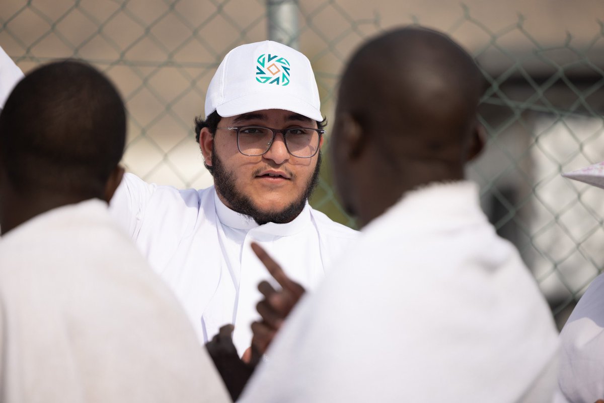 الحمدلله على التمام والحمدلله على الكمال 

والحمدلله الذي بنعمته تتم الصالحات وأكرمنا بشرف خدمة ضيوف الرحمن 

شكرا لكل العاملين في خدمة ضيوف الرحمن 

شكراً .... #نسك 

#حج_1445هـ
#يسر_وطمأنينة