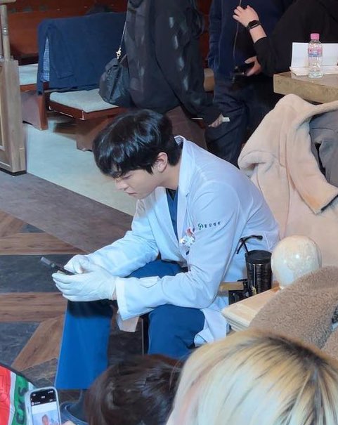 서쌤 뭐봐요? 범블비 보나? 🐝 🐝