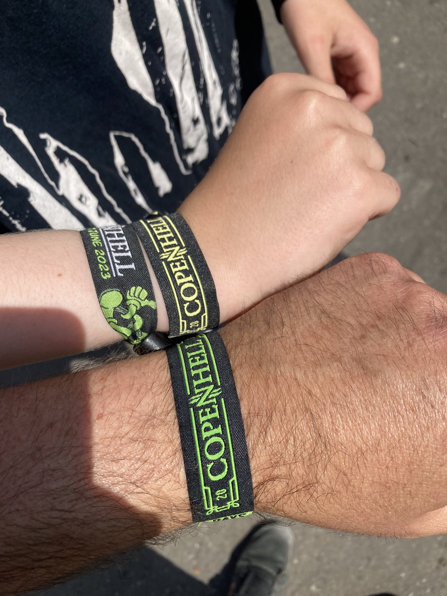 Igen i år hjemmeskoler jeg den ældste. 

Vi skal i felten og lære om grove metal, trash metal og black metal.. 

#copenhell