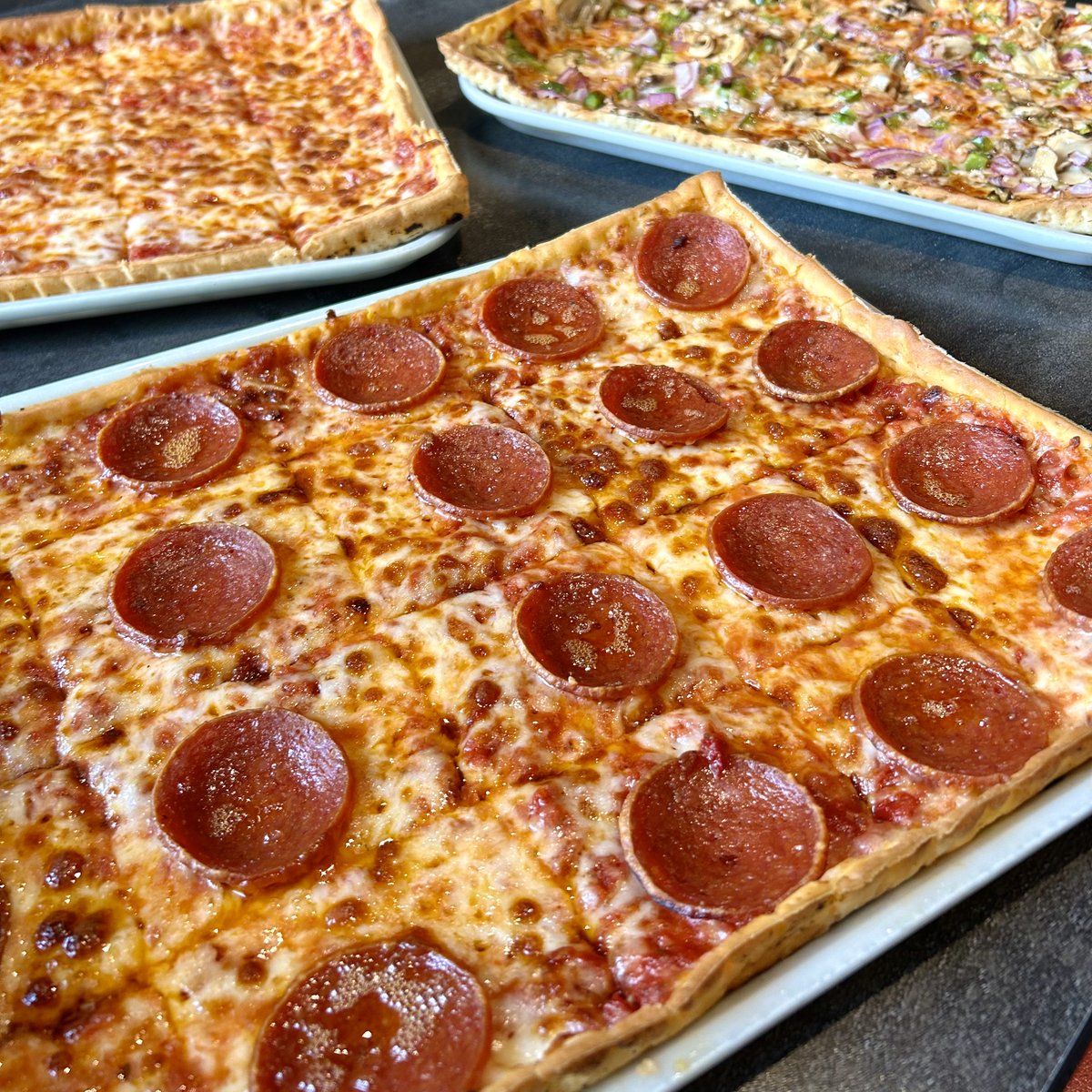 Friday GIVEAWAY 🥳 Enter for a chance to win a $100 Ledo Pizza Gift Card!

TO ENTER:
1️⃣ Retweet this post and follow <a href="/LedoPizza/">Ledo Pizza</a> 
2️⃣ Leave a comment below and tag a friend!

Winner will be picked at 10PM tonight ⏰
