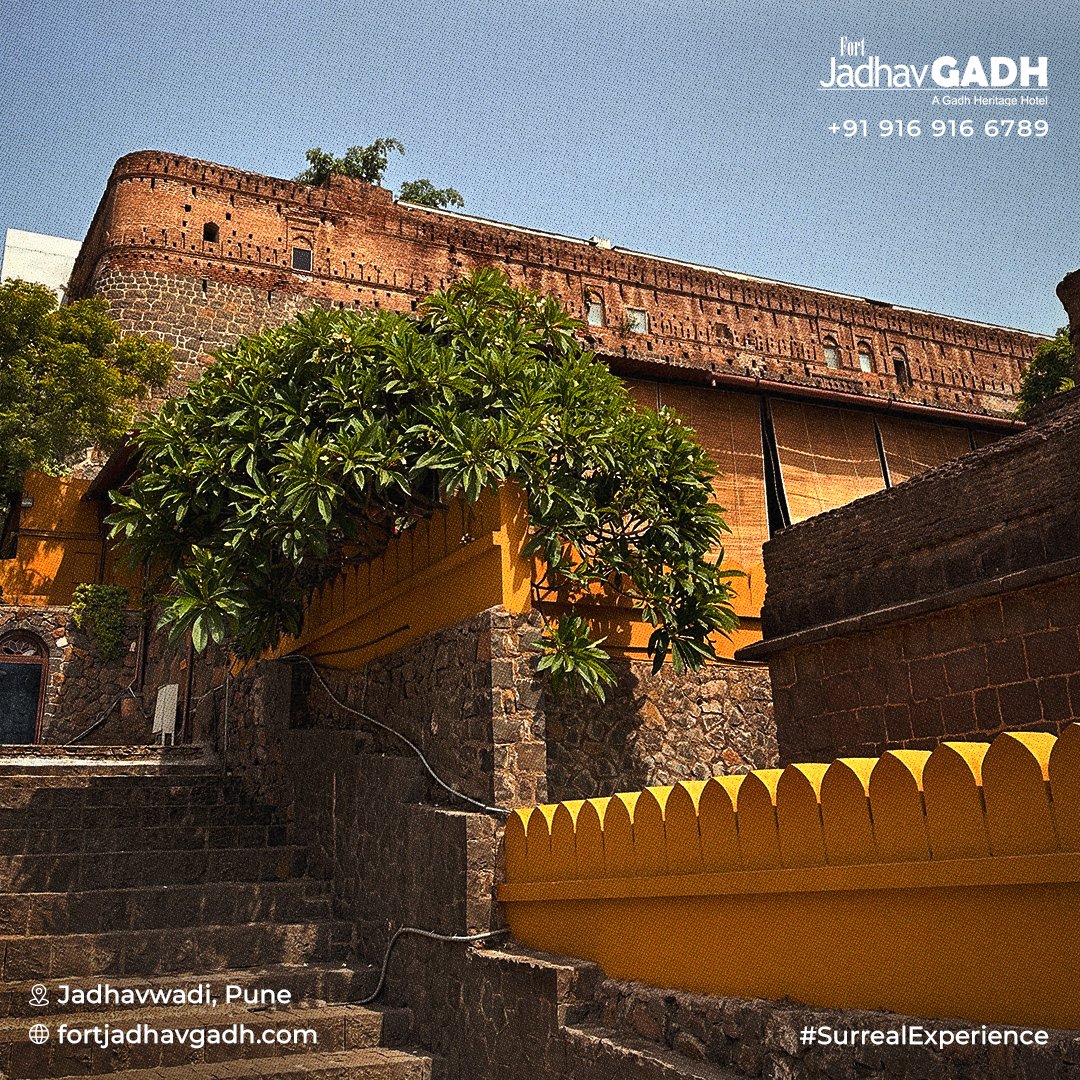 FORTJADHAVGADH's tweet photo. Nestled within the ancient stones of #FortJadhavgadh, time appears frozen, encapsulating the essence of centuries past. Delve into history's depths, where stories of grandeur and victory resound through the ages. 

 #HeritageHotel #HeritageResort #Staycation #PuneDiaries https://t.co/sCeu6iBuoG