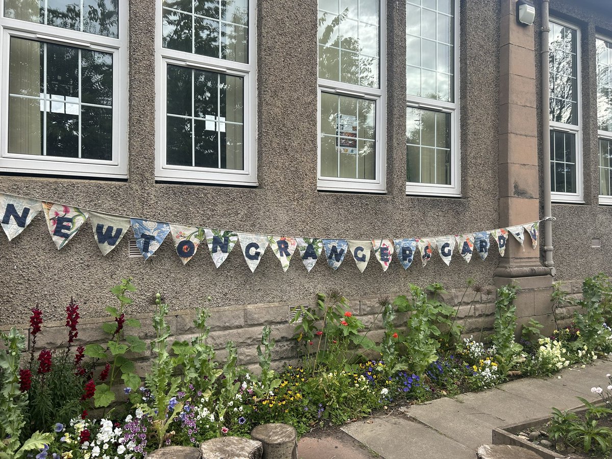 NewtongrangePS tweet media