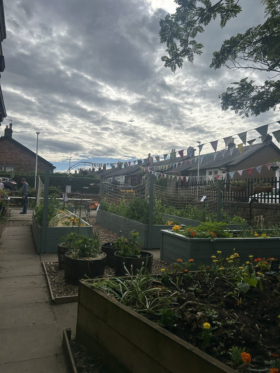 NewtongrangePS tweet media