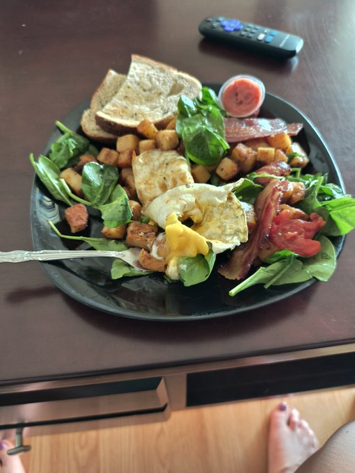 Omg this breakfast I picked up is frickin divine! https://t.co/y5faGG2y5J<a href="/tag/thirstythursday"class="tags"><span>#thirstythursday</span></a>