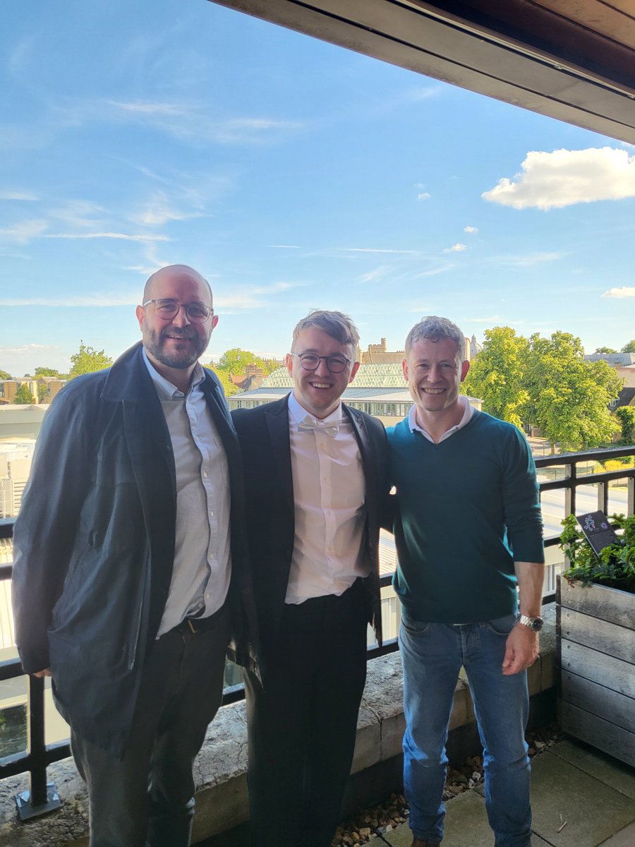 TommasEllender's tweet image. Congratulation Dr. Jack @jack_g1997 - and many thanks to (twitterless) Colin Akerman and @HjerlingLeffler for the great discussions on a sunny day in Oxford!