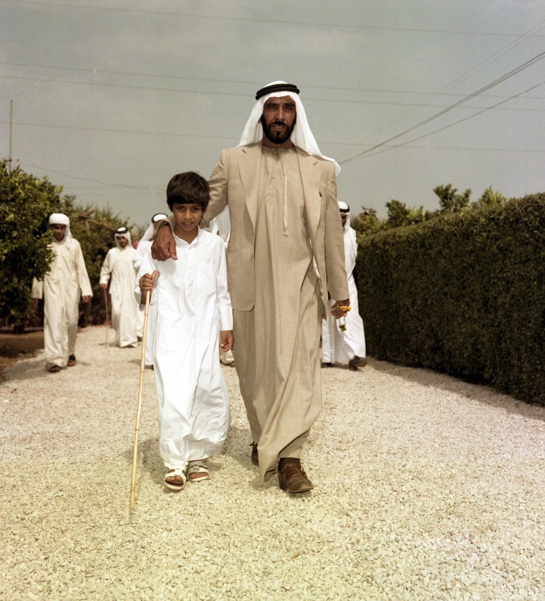 في "يوم الأب العالمي" نستحضر القيم الأبوية النبيلة التي أرساها الوالد الشيخ زايد "طيب الله ثراه " .. كان لنا ولا يزال المثل والقدوة بجميل صنعه وإخلاصه وحكمته وعطفه.