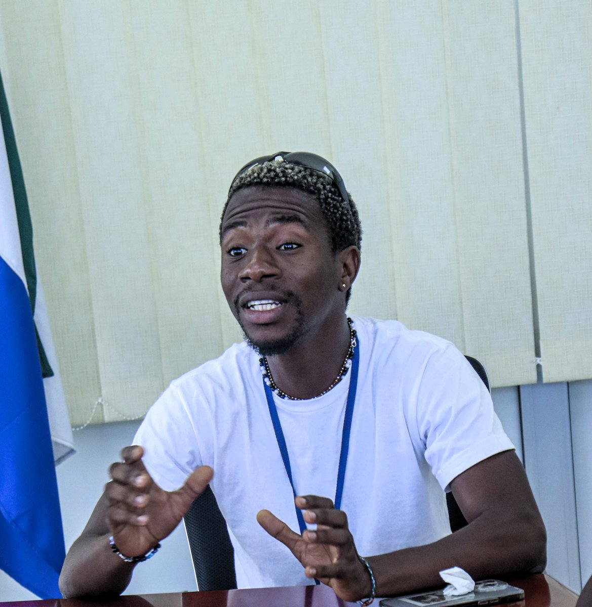 UNDPSierraLeone's tweet photo. Exciting times ahead! 

Our @UNDPAccLabs team has met with #BeenFrank Clothing Brand to discuss a potential partnership in promoting sustainable fashion designs through the Zero Waste Lab at @timbuktooafrica  #UniPod in 🇸🇱. #CreativeEconomy #YouthEmployment https://t.co/jov4QQq2AL
