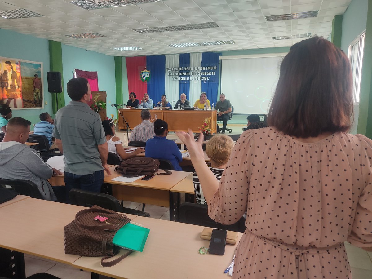 Mayelín del Sol (@solmayelin) on Twitter photo 🇨🇺<a href="/JorgeLuisTapiaF/">Jorge Luis Tapia Fonseca</a> en visita gubernamental ➡️Aguada d Pasajeros #Cienfuegos indagó sobre la atención a los núcleos vulnerables y el rol del Sistema d Atención a la Familia, cuyo impacto negativo en el balance nutricional es X falta d soberanía alimentaria
<a href="/PerlavisionTV/">Perlavisión TV</a> 🇨🇺<a href="/JorgeLuisTapiaF/">Jorge Luis Tapia Fonseca</a> en visita gubernamental ➡️Aguada d Pasajeros #Cienfuegos indagó sobre la atención a los núcleos vulnerables y el rol del Sistema d Atención a la Familia, cuyo impacto negativo en el balance nutricional es X falta d soberanía alimentaria
<a href="/PerlavisionTV/">Perlavisión TV</a>