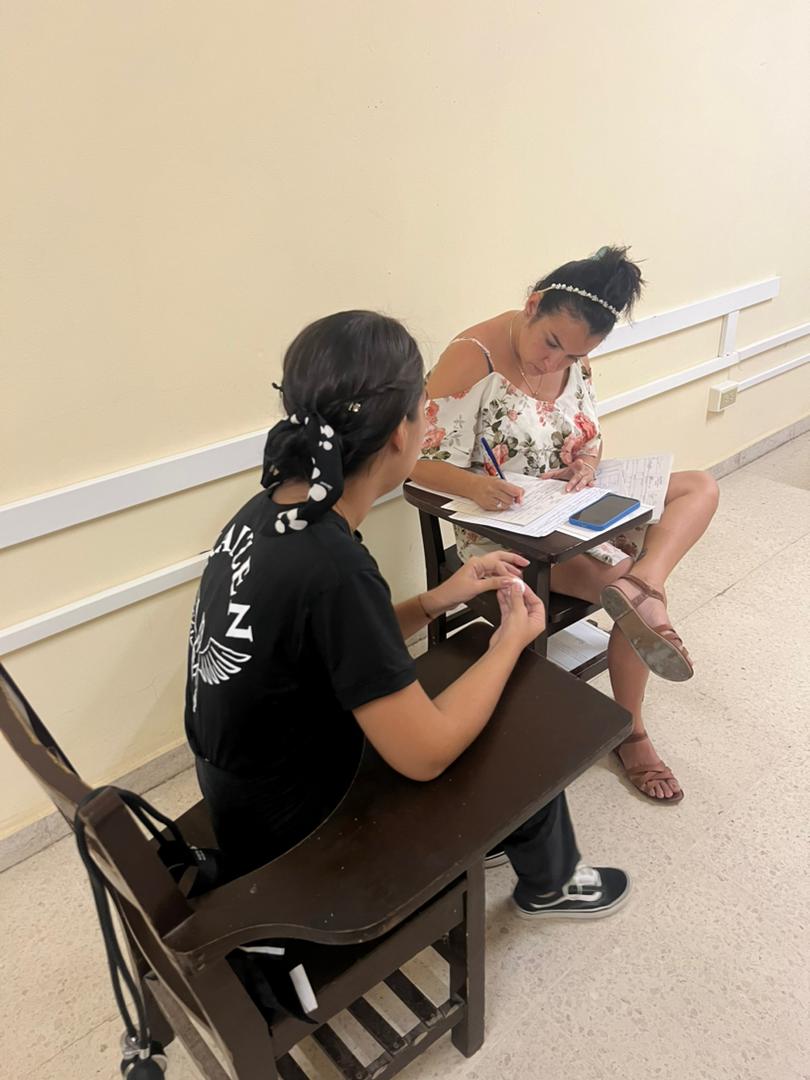 La solidaridad 🤲 corre por las venas de los estudiantes del <a href="/ISRICuba/">ISRI Cuba</a> quienes realizan donaciones de sangre 🩸 para ayudar a salvar vidas.

La voluntad humana 😊 de estos jóvenes puede marcar la diferencia entre la vida y la muerte. 
#DonarSangre #DesdeElCorazón #SalvandoVidas