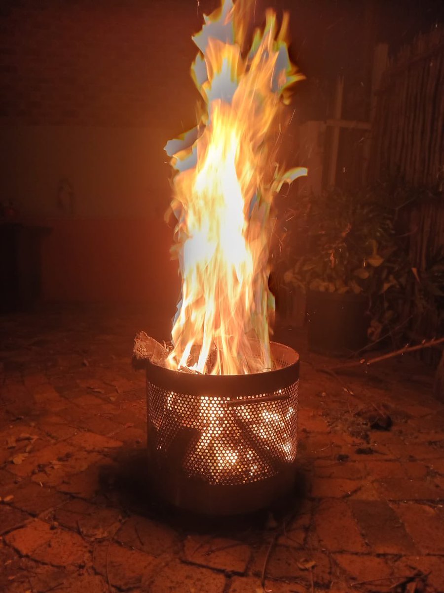 Phoenixbar2's tweet image. #randburg needs a #happyhour. Join the Phoenix Team between 16:00 and 18:00!- #cocktailspecial (all R45!), chocolate fountain got the ladies &amp;amp; some unique Winter Warmers..
Phoenix Bar &amp;amp; Restaurant
363 Main Ave, Ferndale