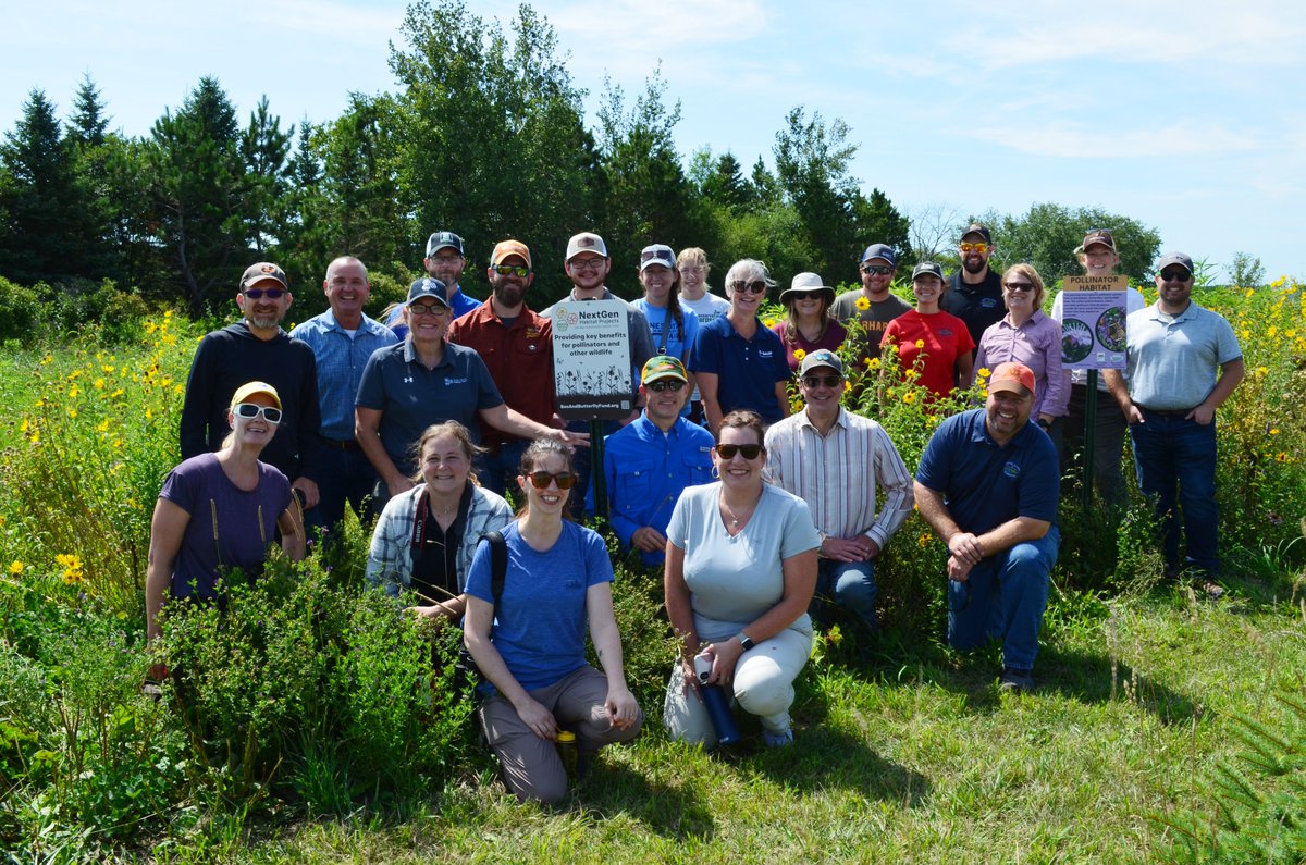 TBFredricks's tweet photo. #DYK that ~35% of food crops derive at least some benefit from #pollinators?

@Bayer4CropsUS is proud to partner with @Farms4Monarchs and @beehealthorg to drive pollinator conservation throughout diverse ag communities.

During #PollinatorWeek and every week, you can help too! https://t.co/WnrqjHk6YB