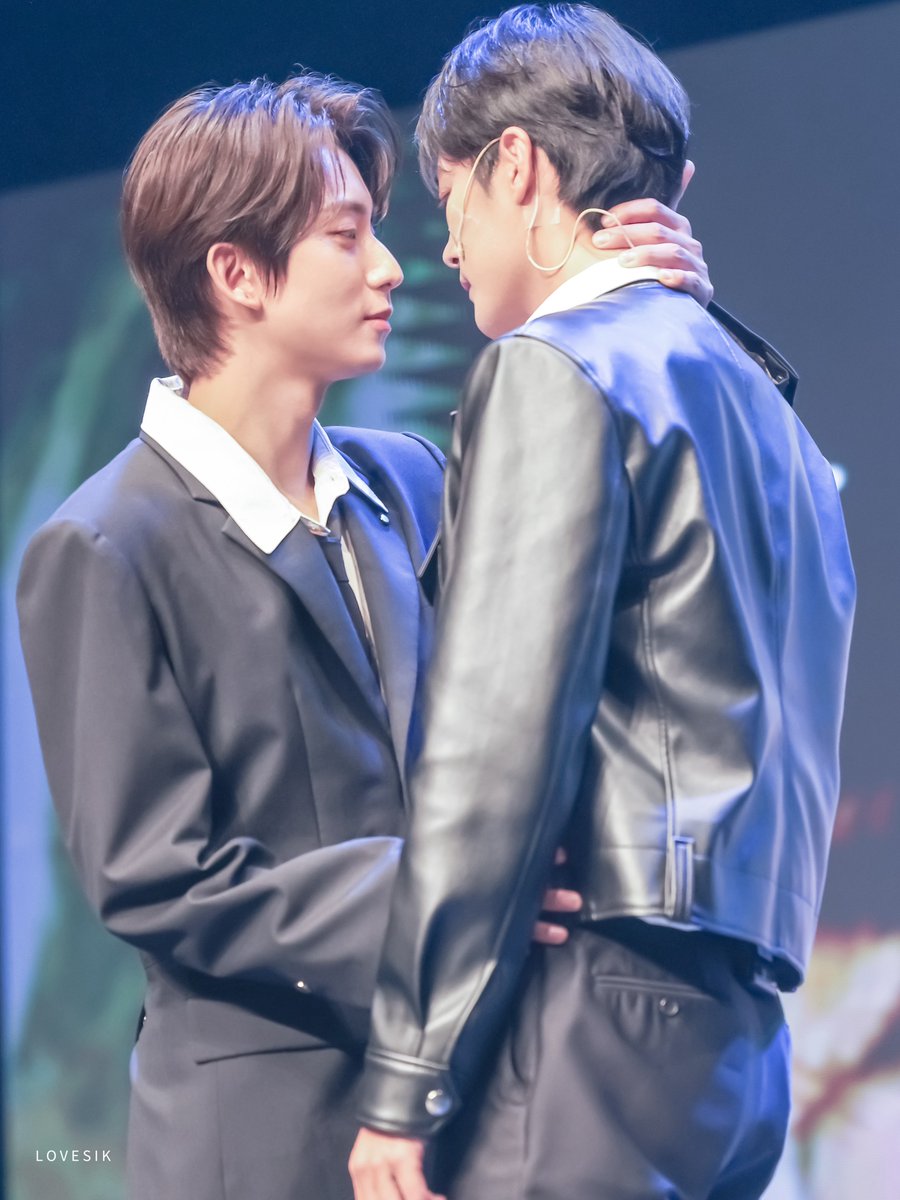 M1N1L0VE's tweet photo. 집착광공같이 모으고 있는 내 자신이 너무 웃긴닼ㅋㅋㅋㅋㅋ https://t.co/DVnTXh2XbF