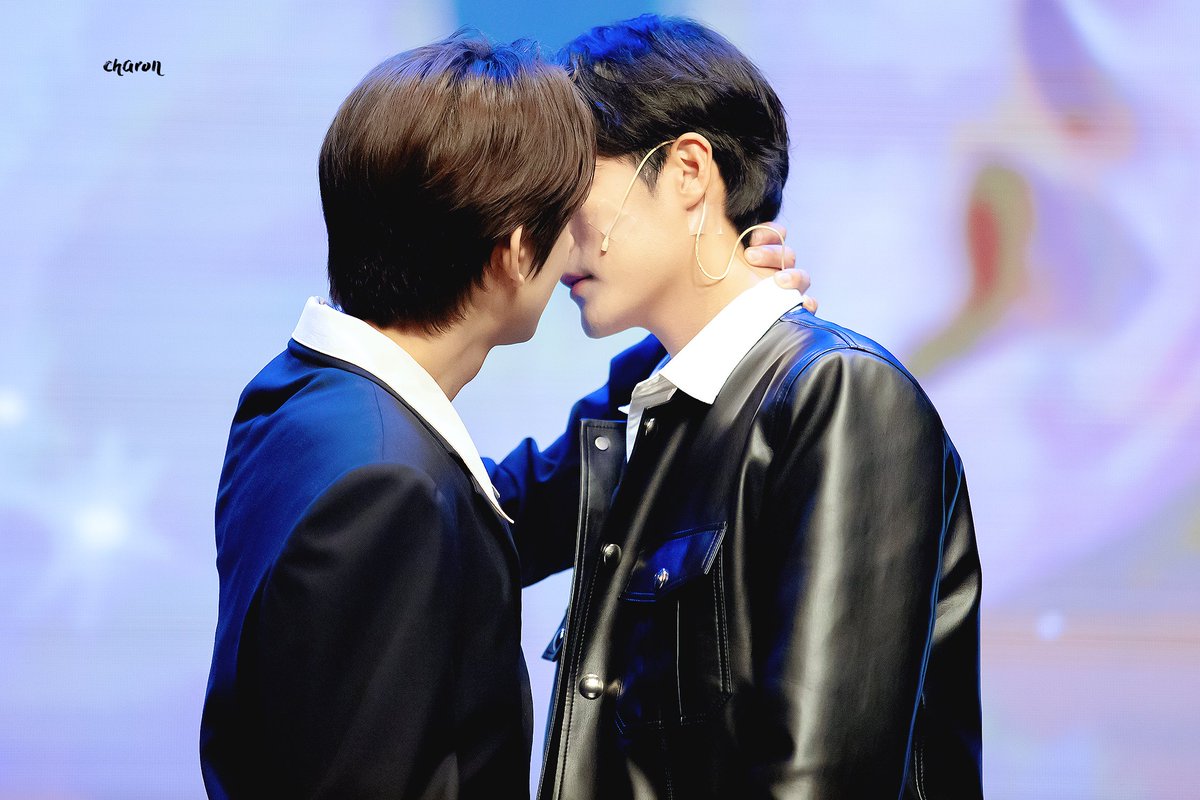 M1N1L0VE's tweet photo. 집착광공같이 모으고 있는 내 자신이 너무 웃긴닼ㅋㅋㅋㅋㅋ https://t.co/DVnTXh2XbF