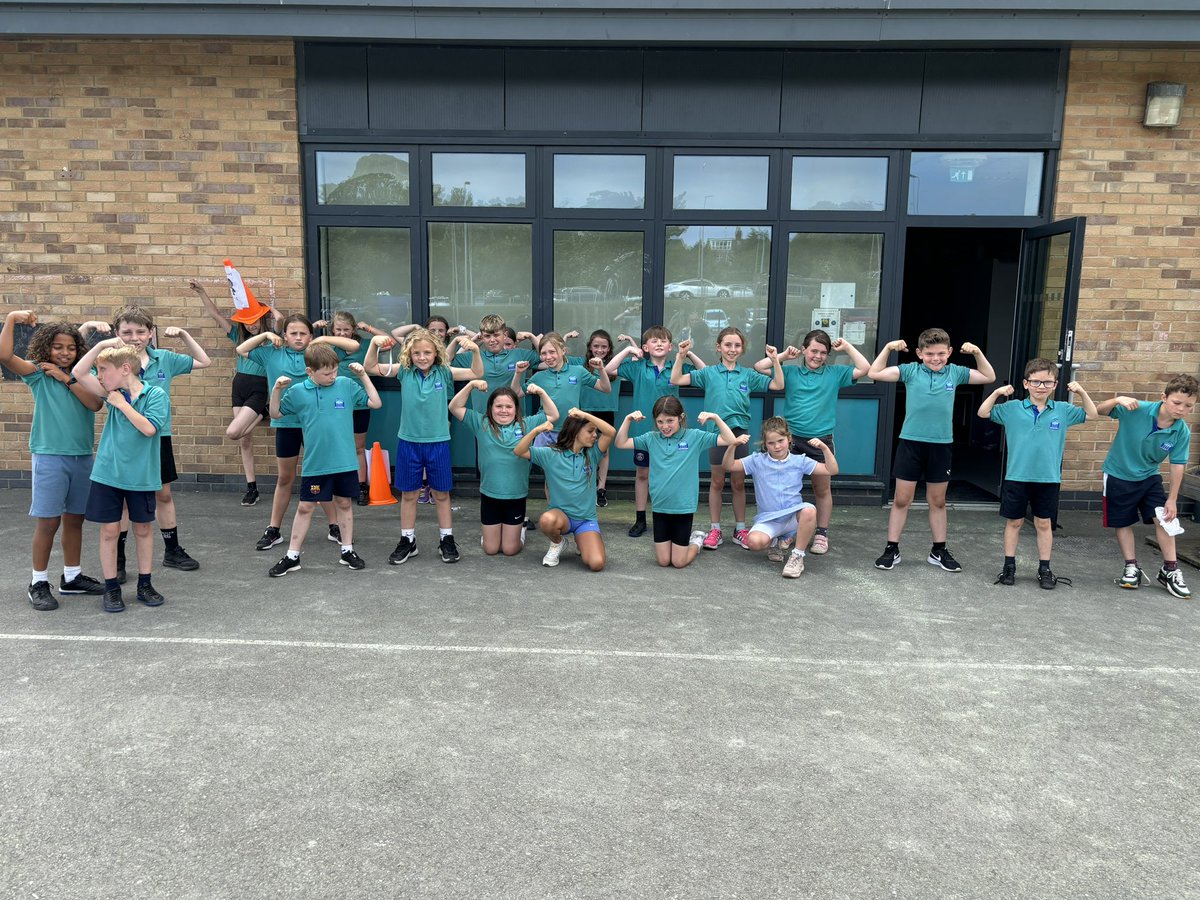 Diolch i bawb sydd wedi cyfrannu! Mae dal croeso i chi gyfrannu ar y ddolen 💪🏻

Thank you to everyone for donating! There is still a chance to donate on the link 💪🏻

justgiving.com/page/helygen-o…