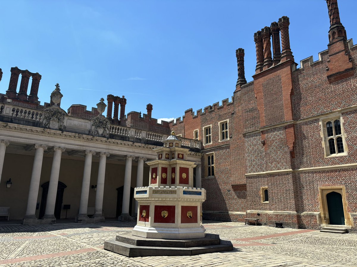 A fun day out learning Tudor history at Hampton Court <a href="/HRP_palaces/">Historic Royal Palaces</a> #allthewives #historyontour