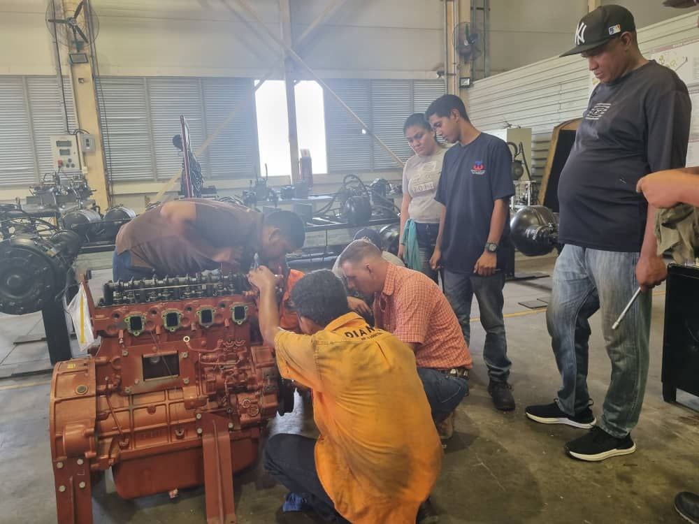 #InfoMPPT | <a href="/payvoficial/">Plantayutongvenezuelaoficial</a> dio inicio a un nuevo período de formación en las áreas de mecánica automotriz, electricidad, climatización y operador de transporte superficial (OTS), impulsando el vértice 5 de la #GMTVzla, referido al Sistema educativo e innovación tecnológica del